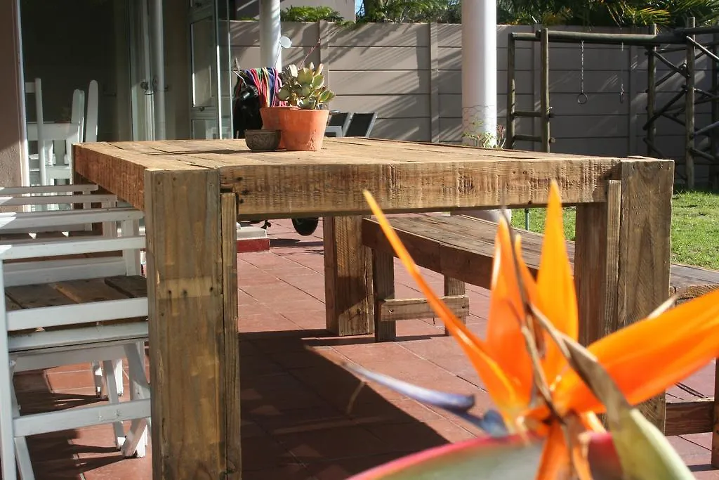 Colors Of Cape Town Lodge Hostel
