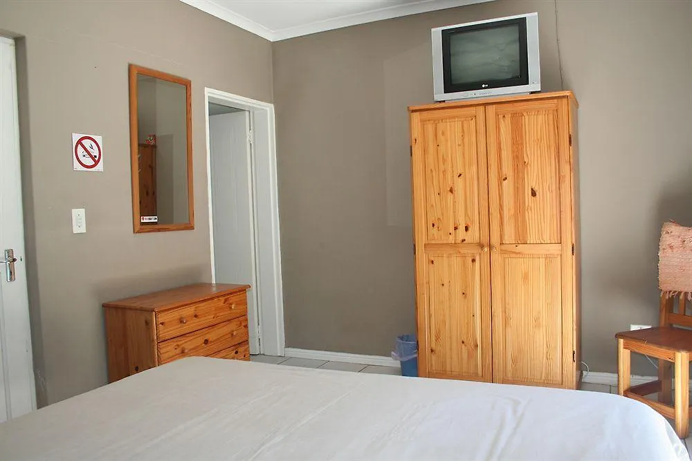 Colors Of Cape Town Lodge Hostel