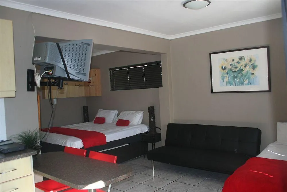 Hostel Colors Of Cape Town Lodge